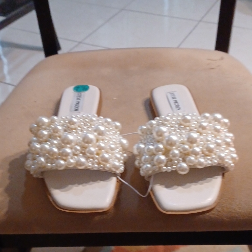 Steve Madden Cream Pearl Embellished Sandals